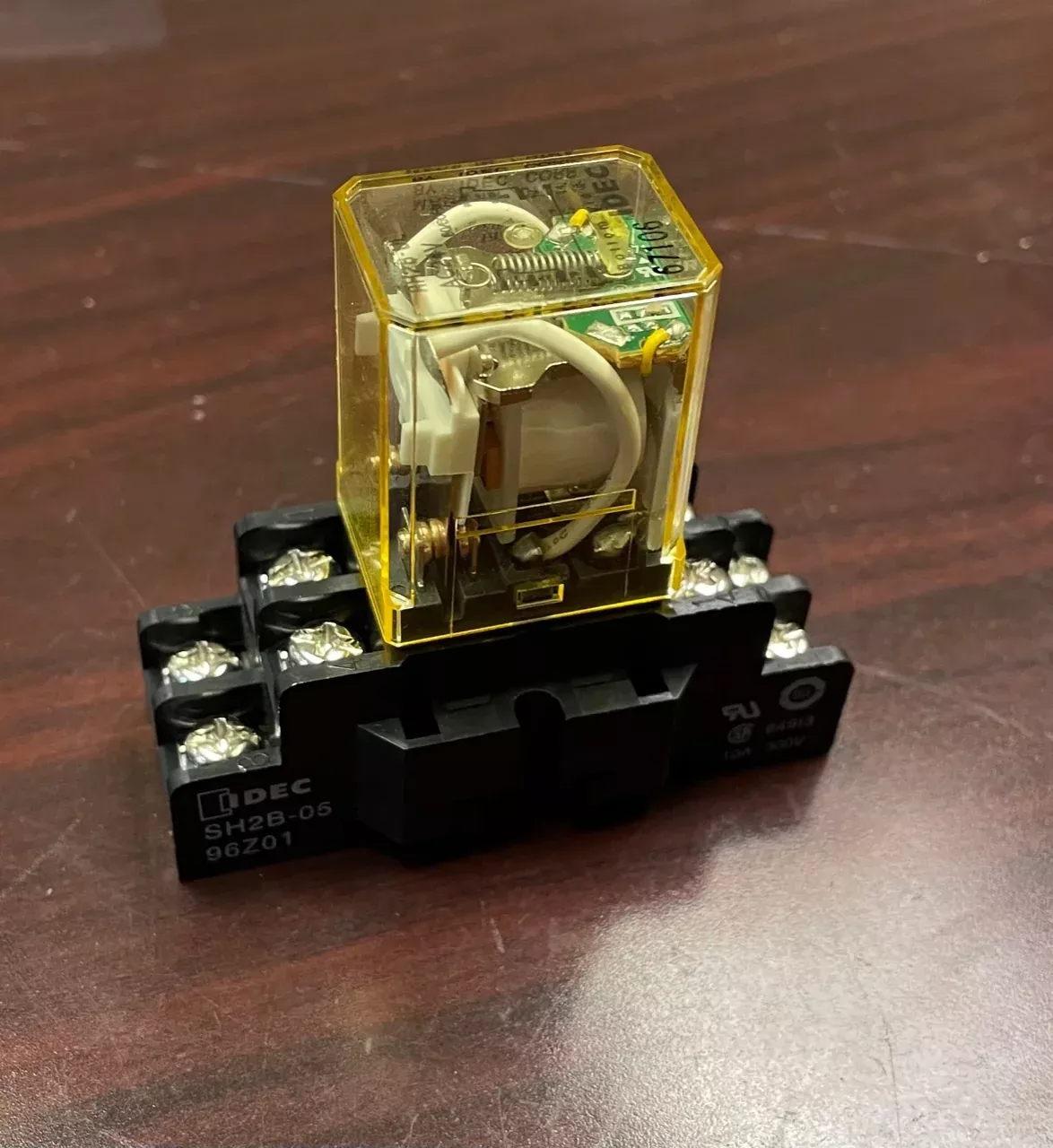 10A 300V Relay Base w/Relay
