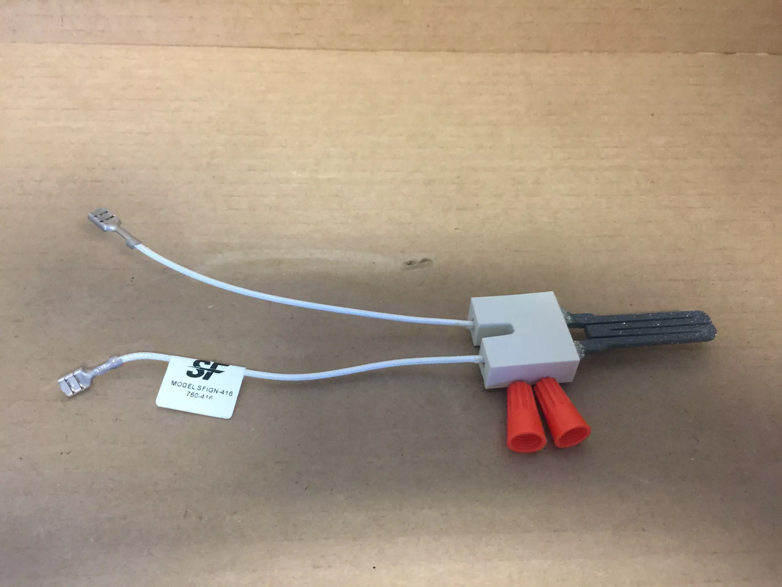 120 V Silicon Carbide Hot Surface Igniter, 1.25" Insulator w/Rib on Le
