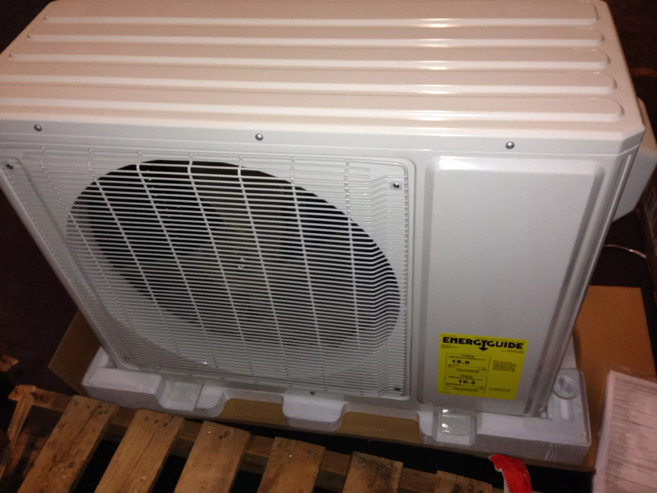 18,000 Btu Single-Zone Outdoor Heat Pump DC Inverter Mini Split Unit,
