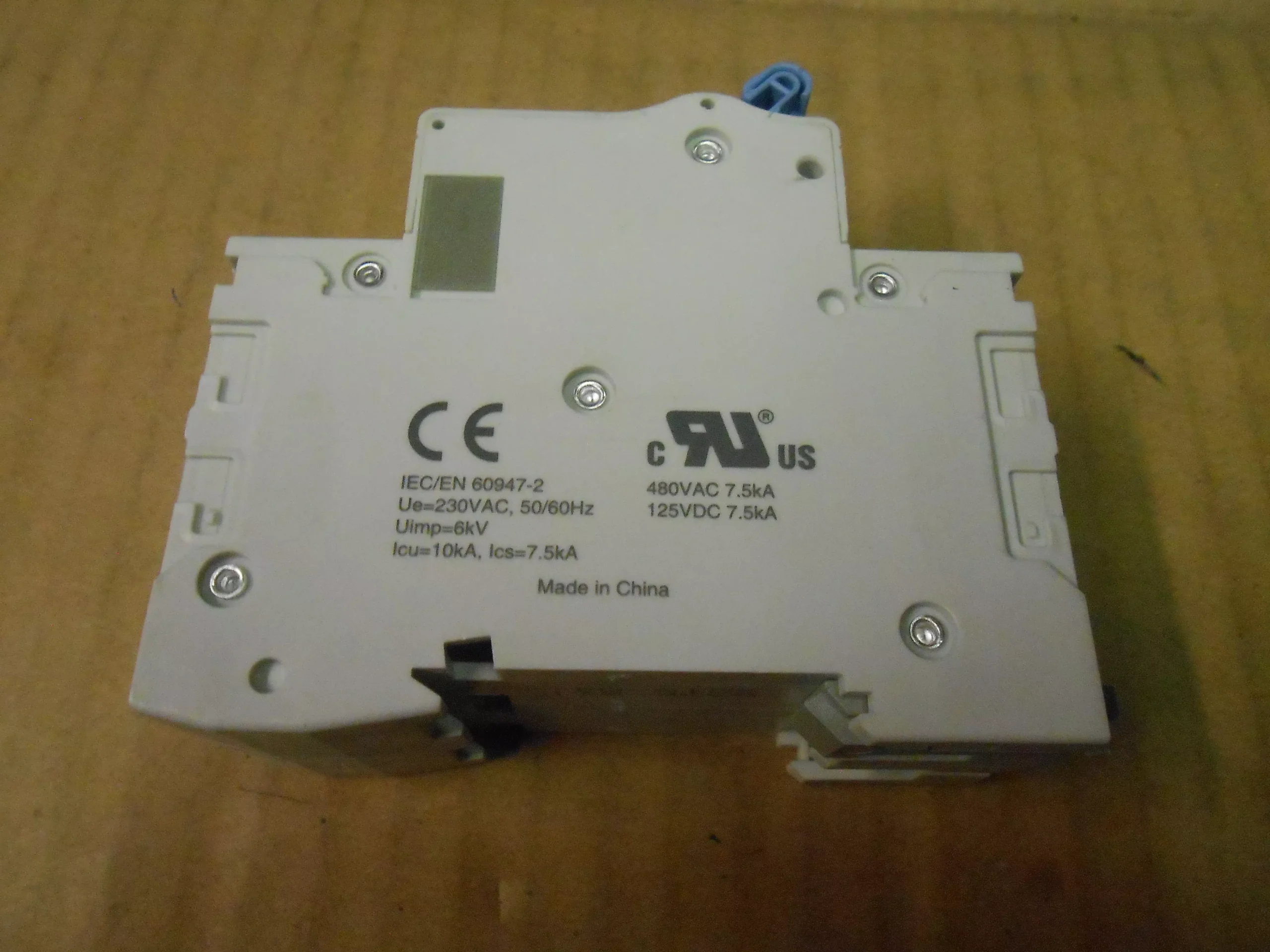 2 Pole 32A Circuit Breaker 240 Volt