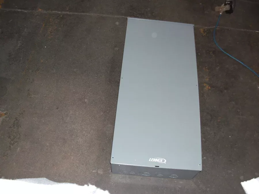 200 Amp Outdoor Automatic Transfer Switch With Load Center