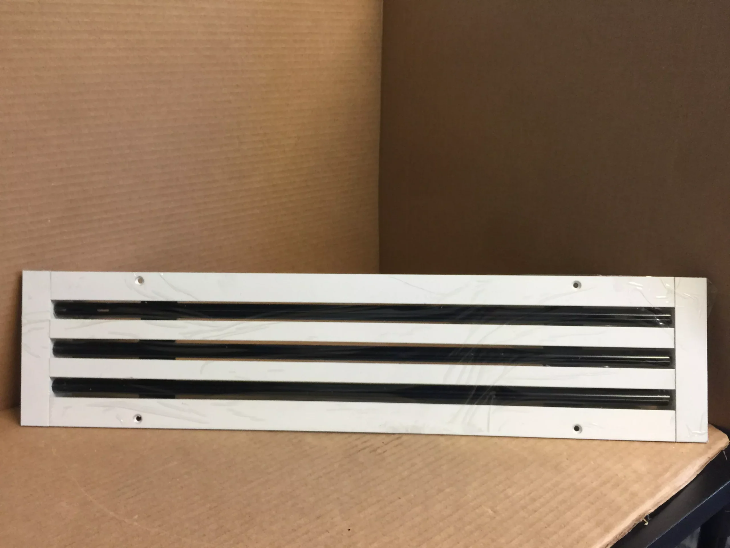 24" Linear 3 Slot Diffuser; Color:White