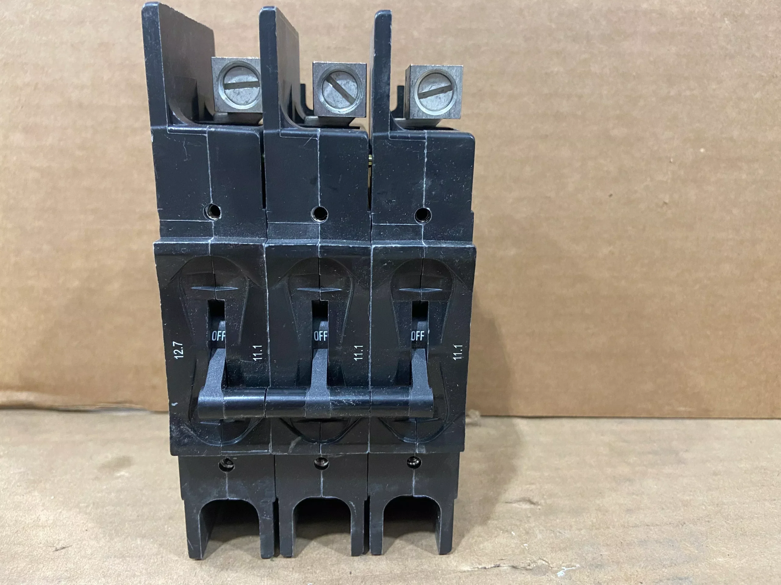 3 Pole 111 A 219 Multi-Pole Series Hyd Mag Cir Brkr Protector/For Manu