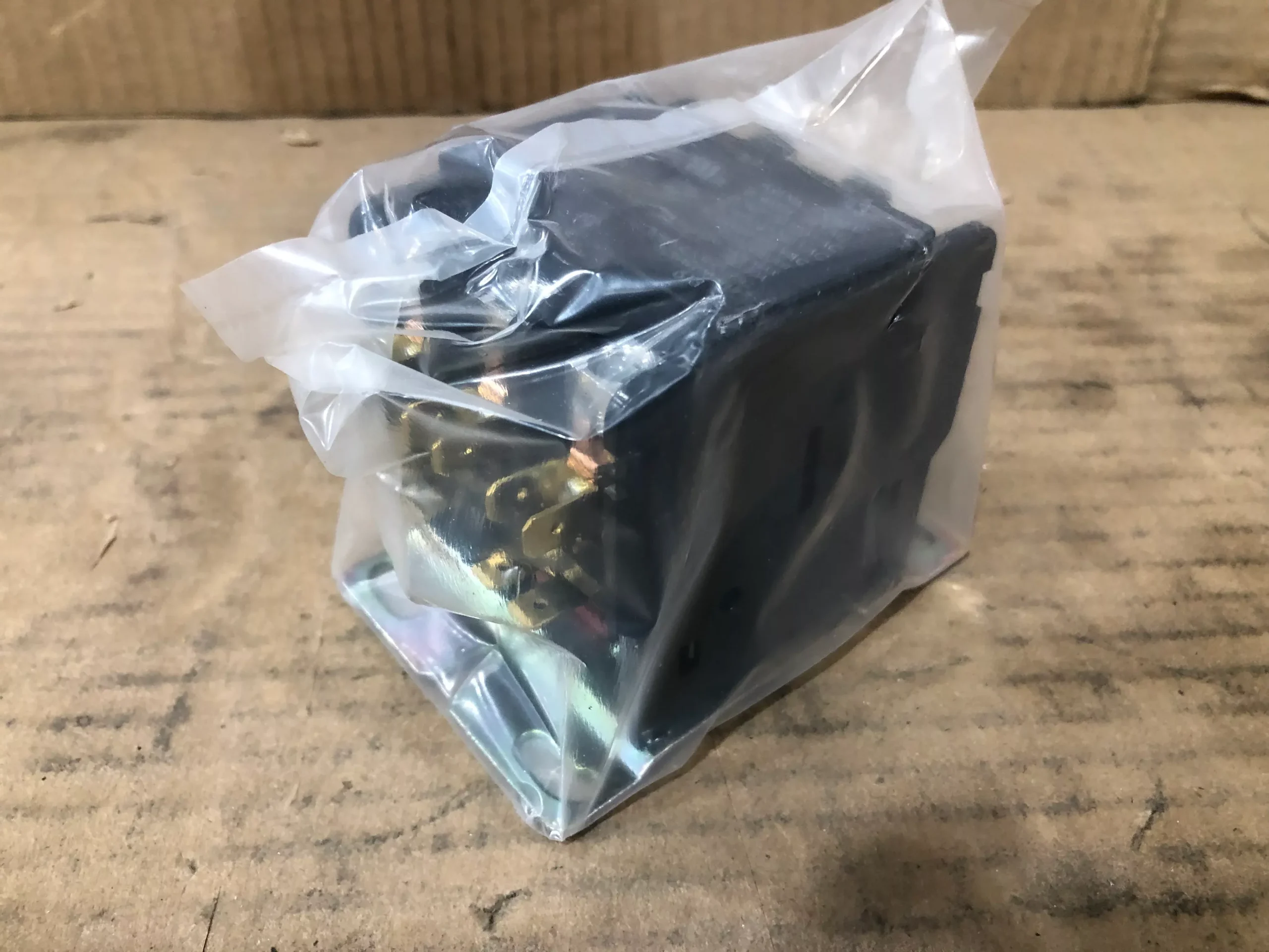 3 Pole 40 Amp Definite Purpose Contactor 120/50-60
