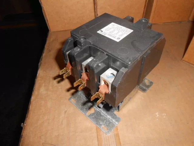 3 Pole, 90 Fla, 208/240V, 190/220 Coil Volts Contactor