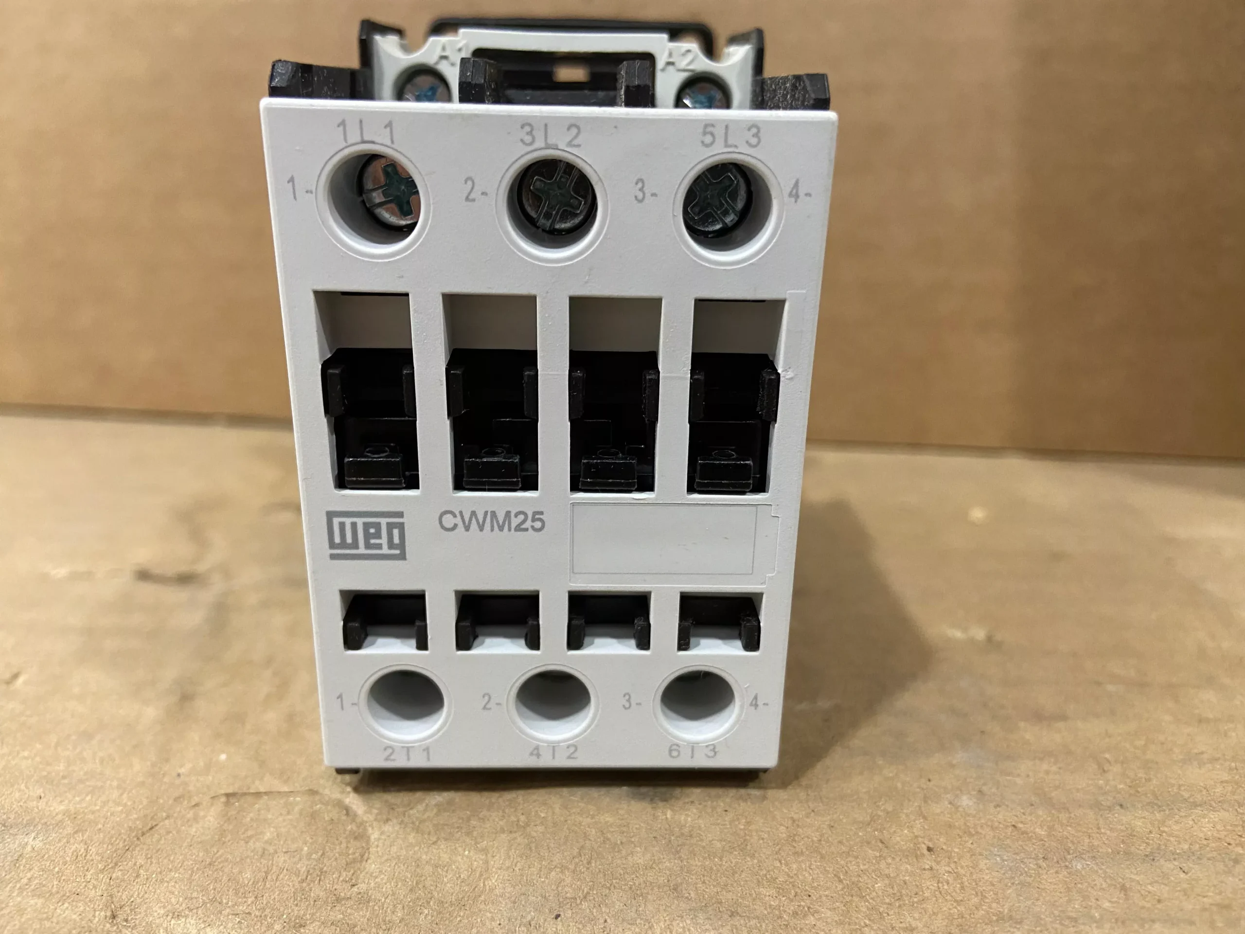 3 POLE CONTACTOR 220VAC 50/60HZ 25AMP
