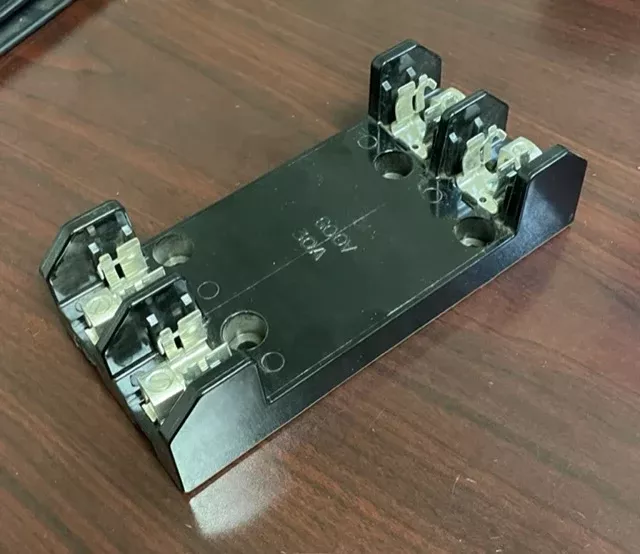 30 AMP 2 POLE 600 VOLT FUSE BLOCK
