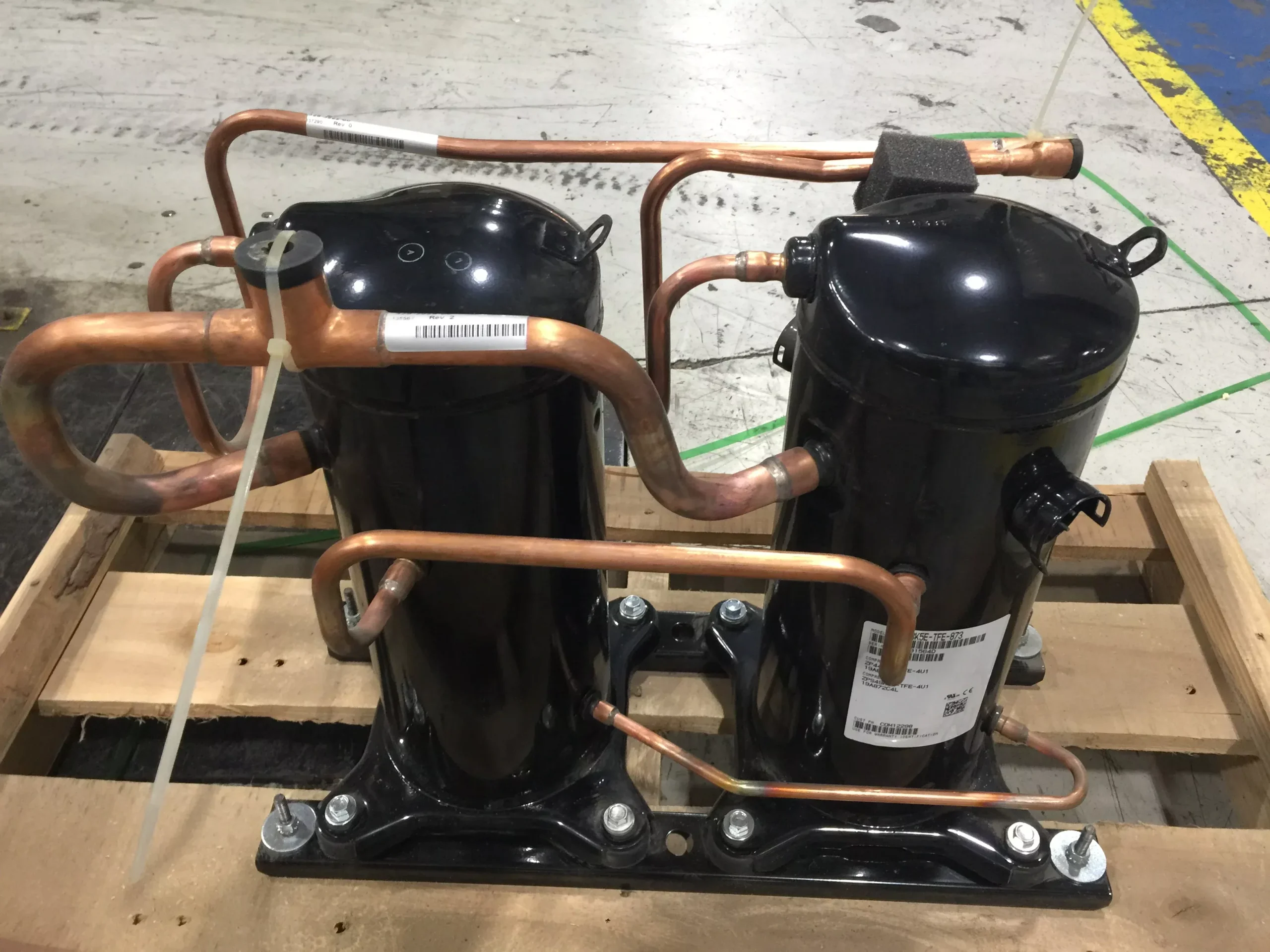 8 Ton AC Tandem Scroll Compressor, 3-Stage, 575/60/3, R410A
