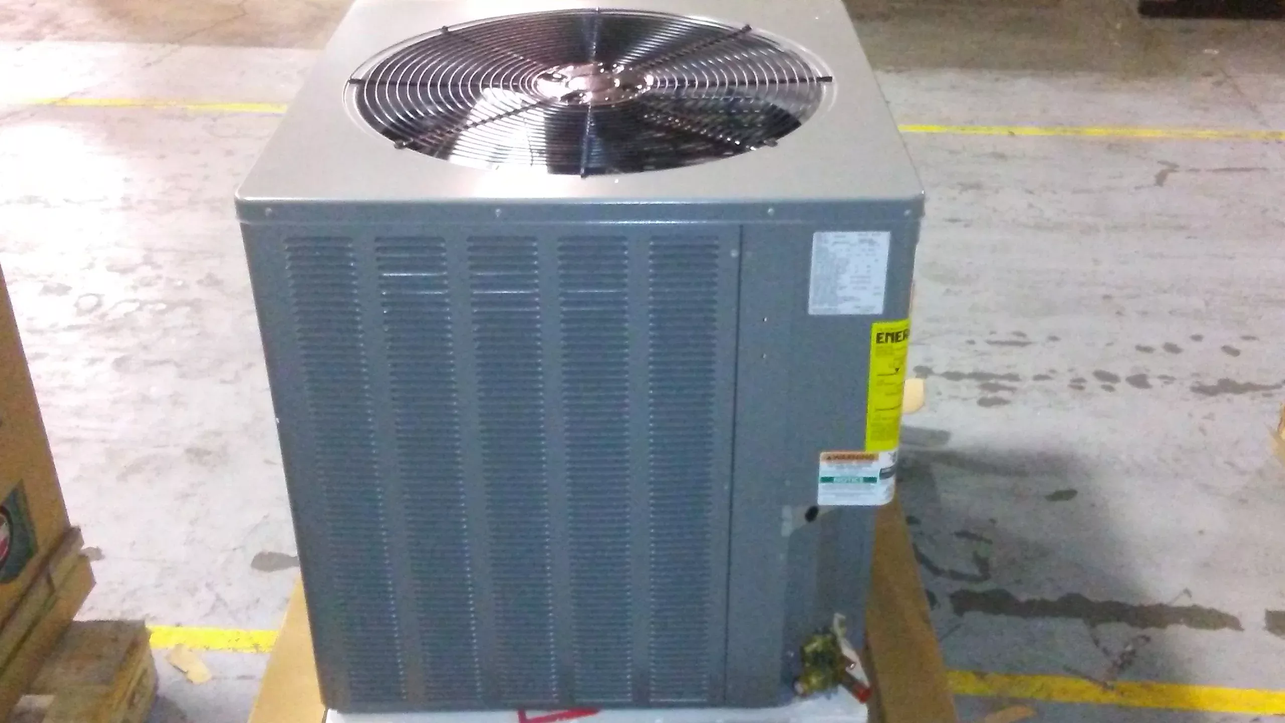 COMMERCIAL USE ONLY 5 Ton Split System Heat Pump, 13 SEER 575/60/3 R-4