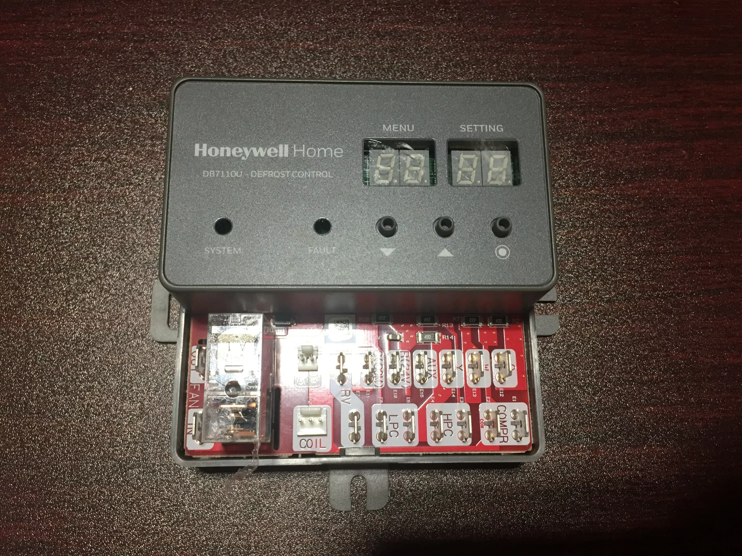Defrost Control Board 24VAC, 60Hz, Max Input Current; 200MA