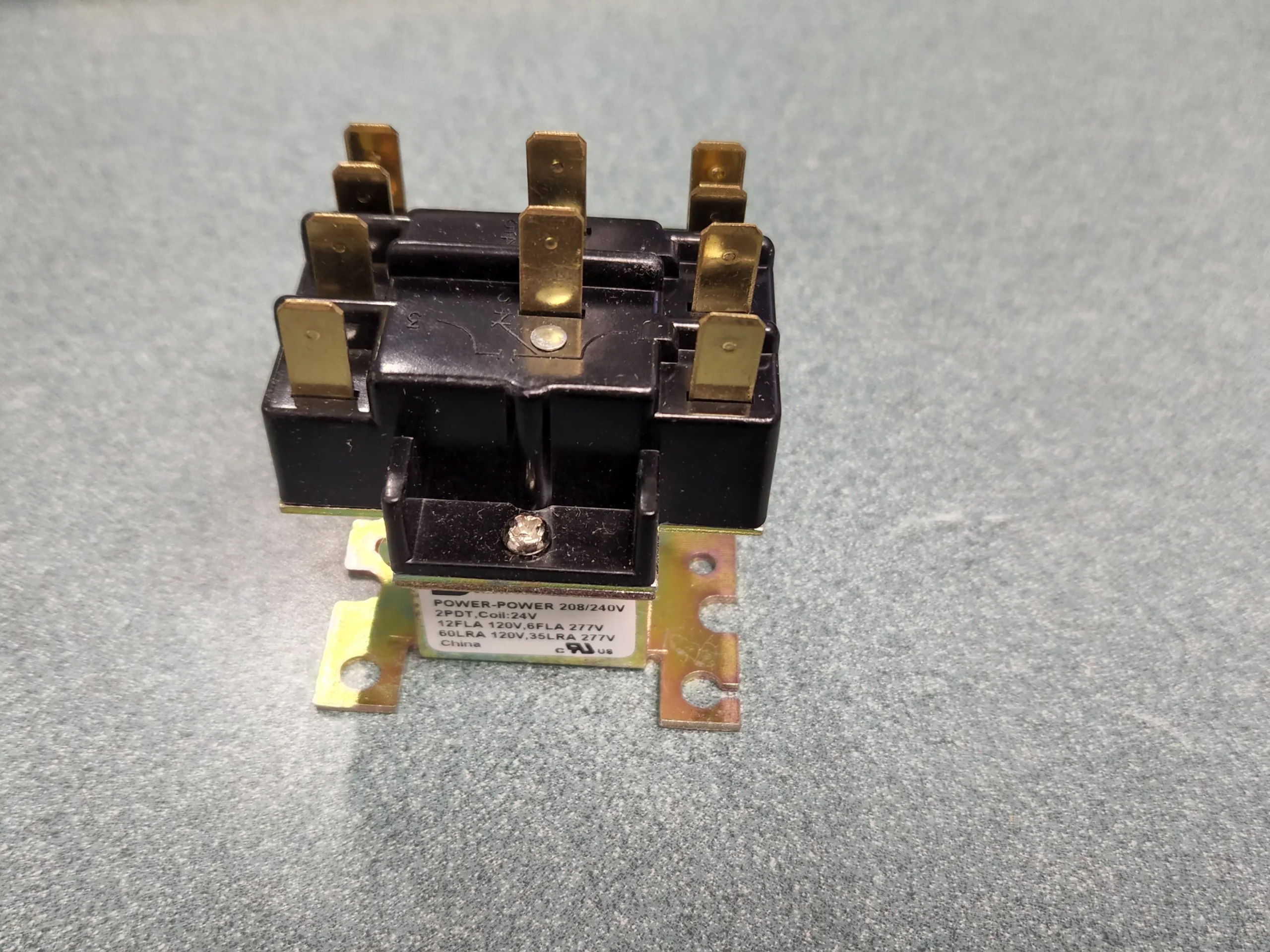 DPDT Switching Relay 24 VAC