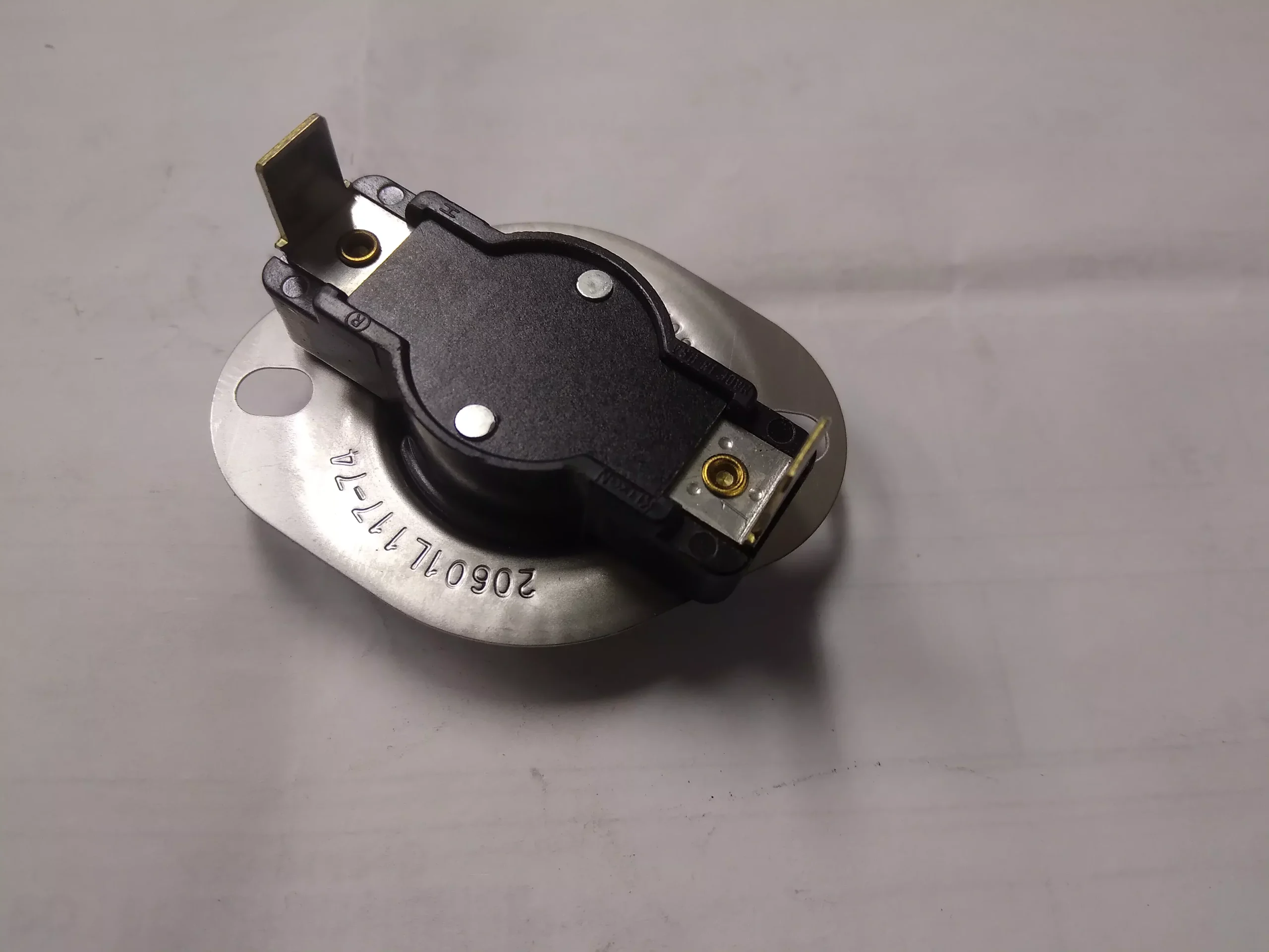 Limit Switch Adjustable 130F Open 180F Closed with Auto Reset