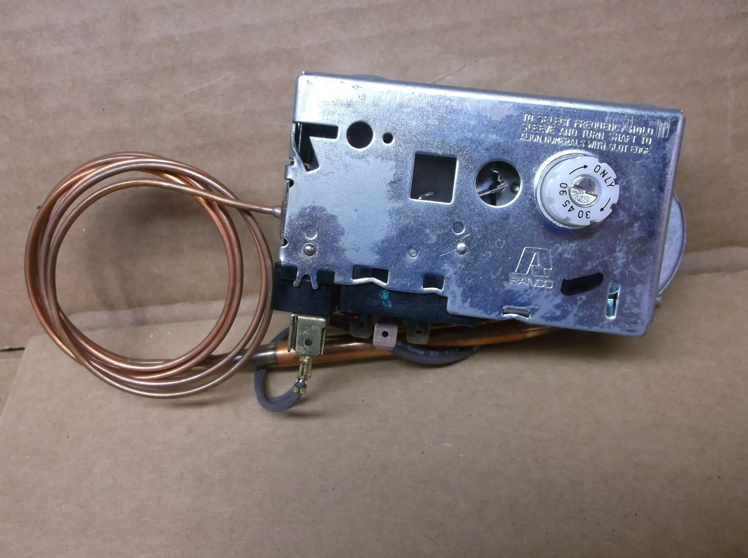 Mechanical Defrost Control 230VAC On 28Degf. Off 55Degf.